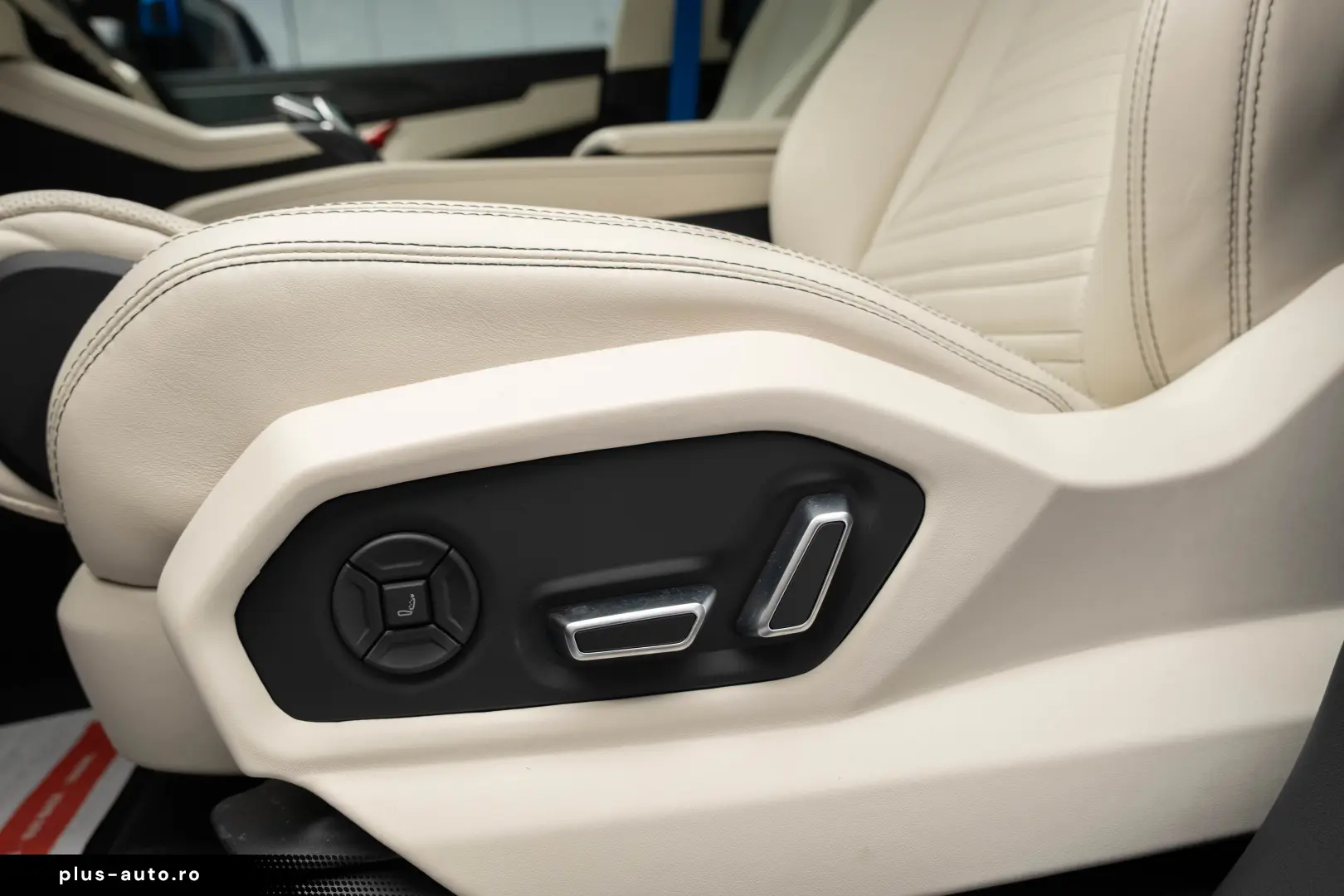 Lamborghini Urus SE 770 km Predare Leasing