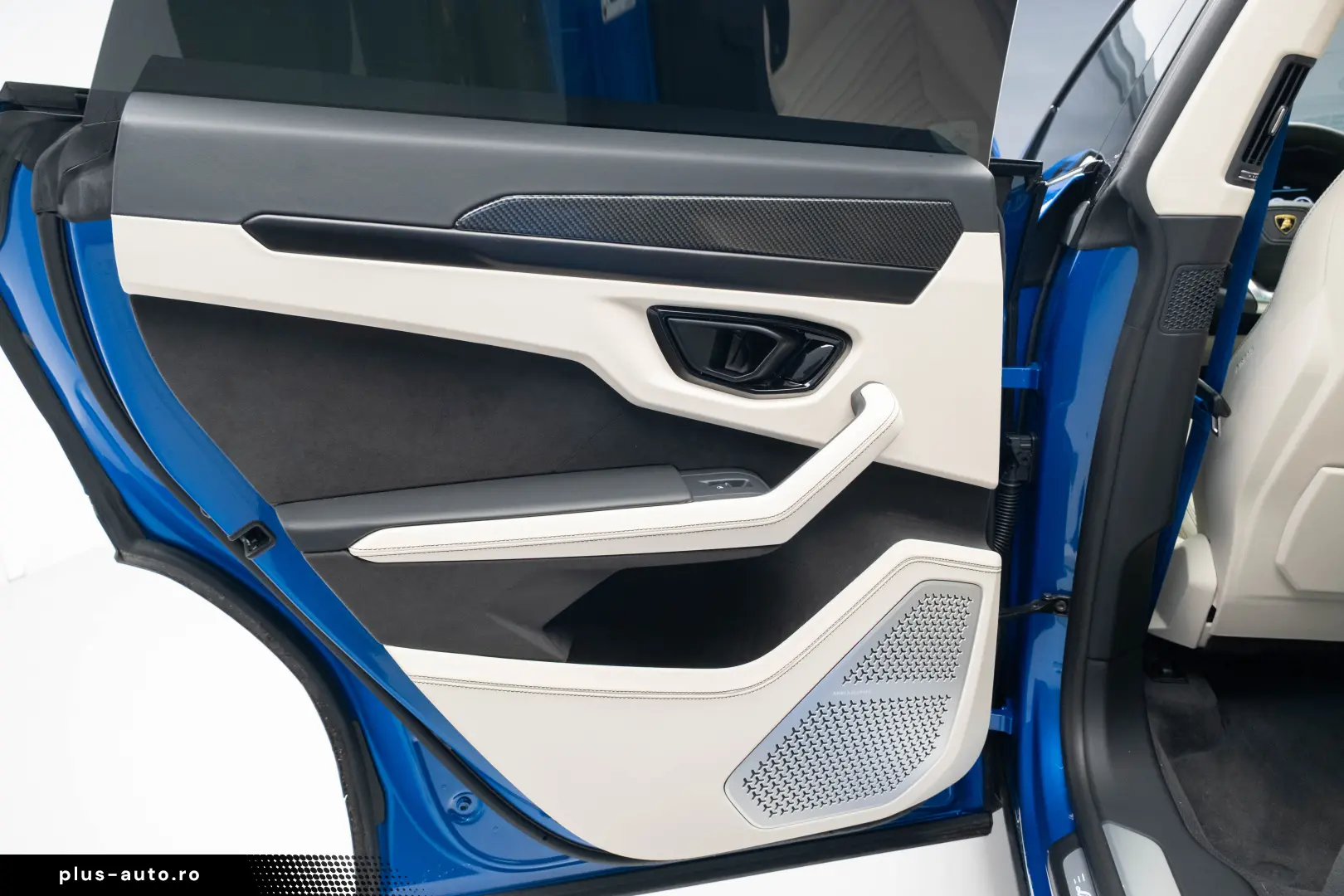 Lamborghini Urus SE 770 km Predare Leasing