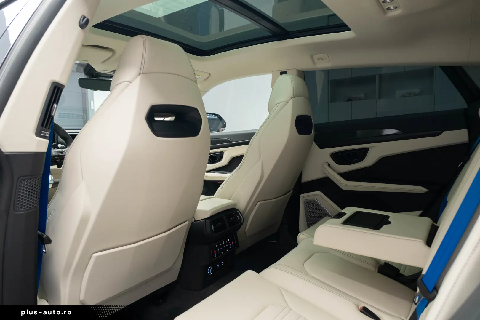 Lamborghini Urus SE 770 km Predare Leasing