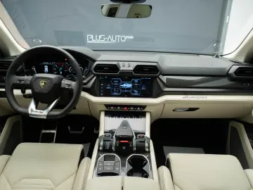 Lamborghini Urus SE 770 km Predare Leasing