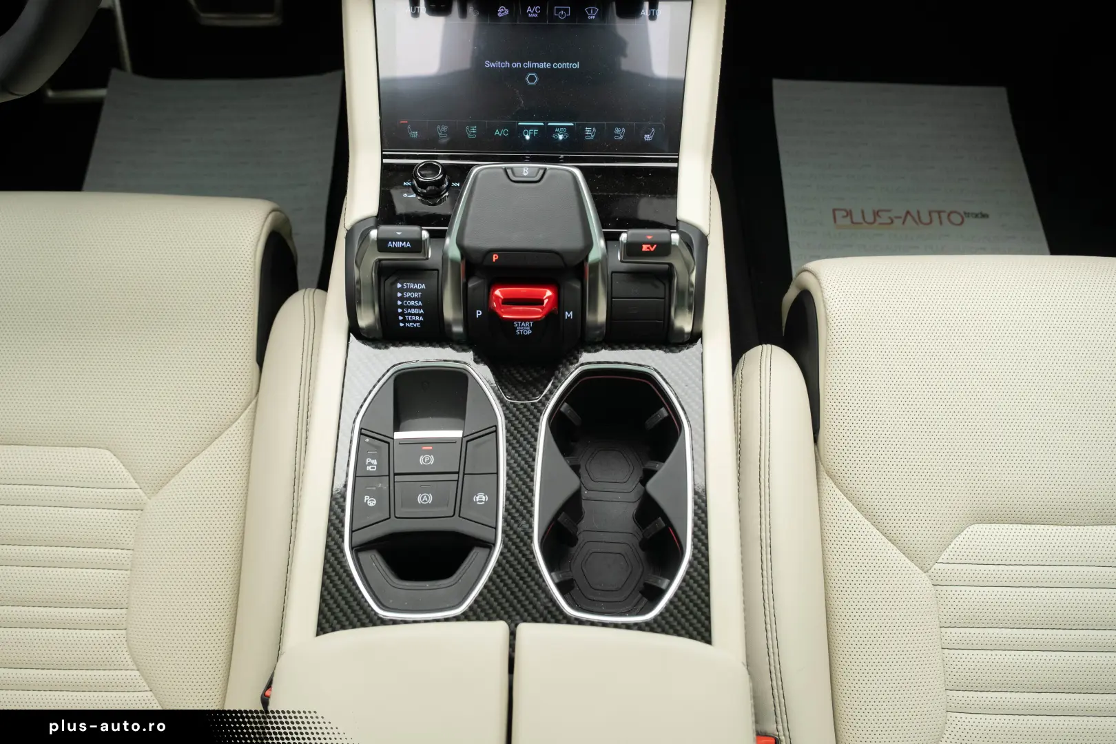 Lamborghini Urus SE 770 km Predare Leasing