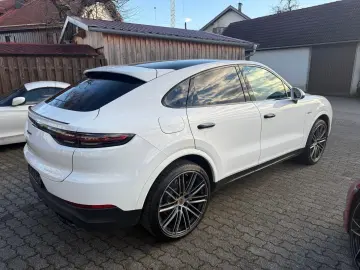 PORSCHE CAYENNE COUPE-HYBRID APPROVED 22 ZOLL MWST !