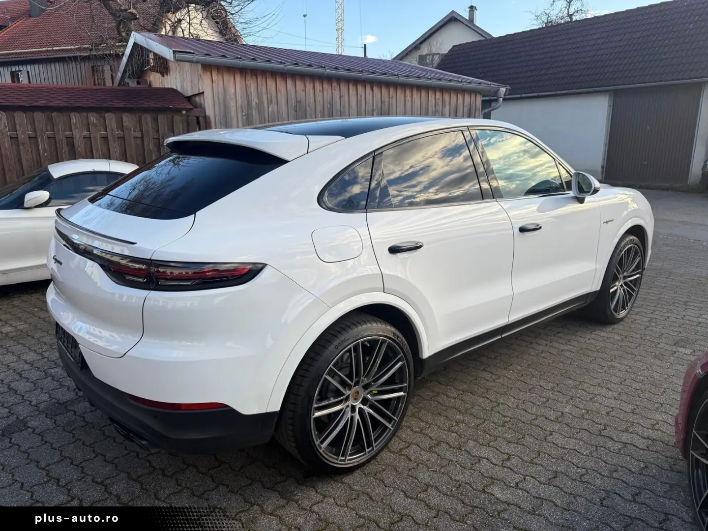 PORSCHE CAYENNE COUPE-HYBRID APPROVED 22 ZOLL MWST !