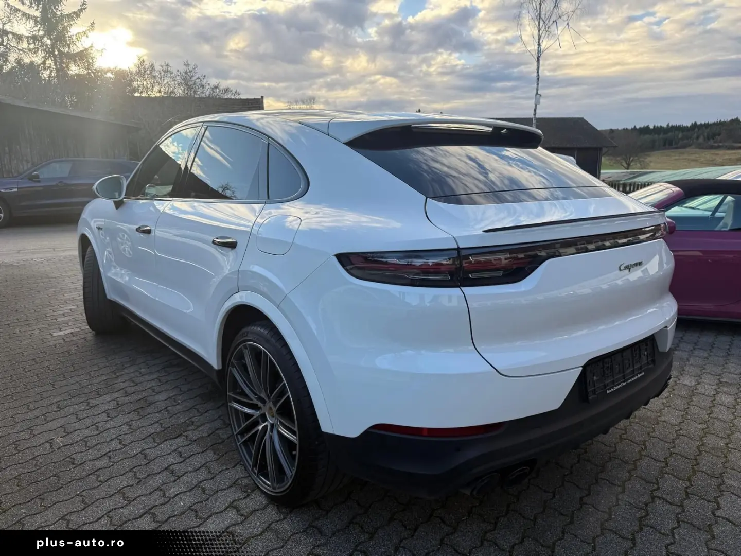 PORSCHE CAYENNE COUPE-HYBRID APPROVED 22 ZOLL MWST !