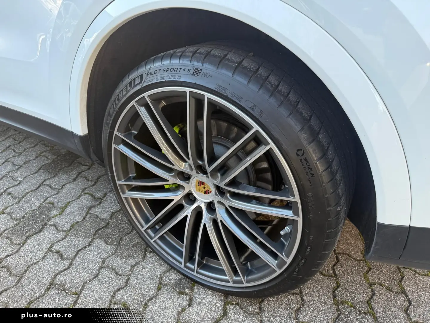 PORSCHE CAYENNE COUPE-HYBRID APPROVED 22 ZOLL MWST !