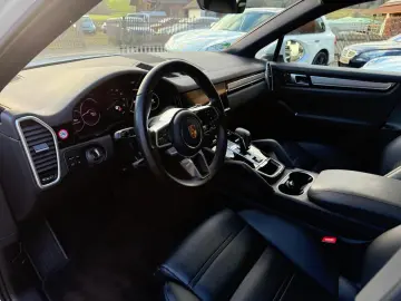 PORSCHE CAYENNE COUPE-HYBRID APPROVED 22 ZOLL MWST !