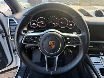 PORSCHE CAYENNE COUPE-HYBRID APPROVED 22 ZOLL MWST !