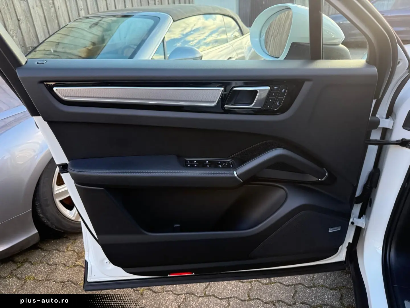 PORSCHE CAYENNE COUPE-HYBRID APPROVED 22 ZOLL MWST !