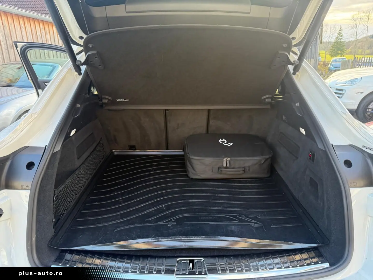 PORSCHE CAYENNE COUPE-HYBRID APPROVED 22 ZOLL MWST !