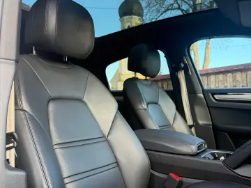 PORSCHE CAYENNE COUPE-HYBRID APPROVED 22 ZOLL MWST !