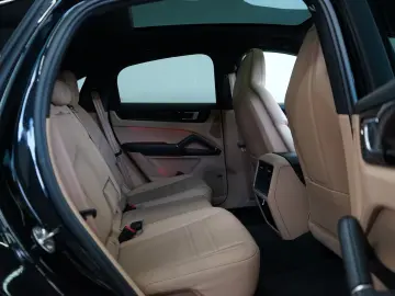 PORSCHE Cayenne Coupe Platinum SportDesign SpAbgas 18W