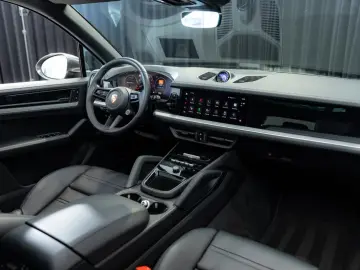 PORSCHE Cayenne E-Hybrid