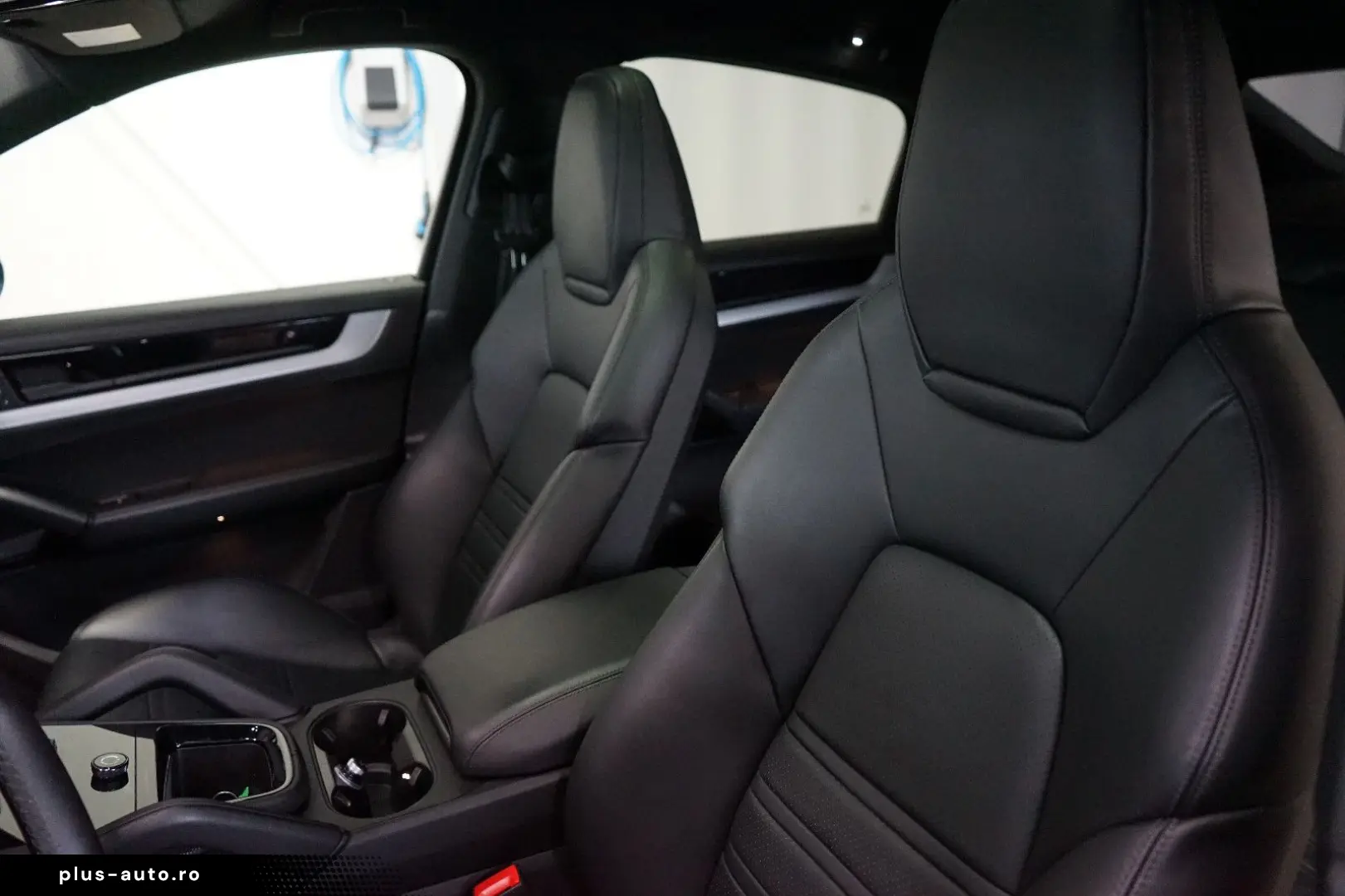 PORSCHE Cayenne Coupe Panorama AHK Luft BOSE ACC 4xSHZ