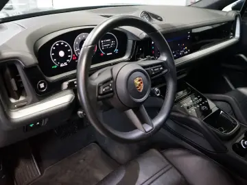 PORSCHE Cayenne Coupe Panorama AHK Luft BOSE ACC 4xSHZ