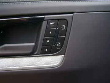 PORSCHE Cayenne E-Hybrid  LUFT PANO INNO HEADUP