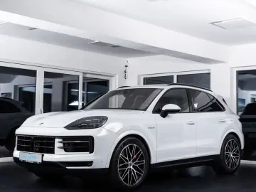 PORSCHE Cayenne S E-Hybrid Pano AHK Nacht HD-Matrix Inno
