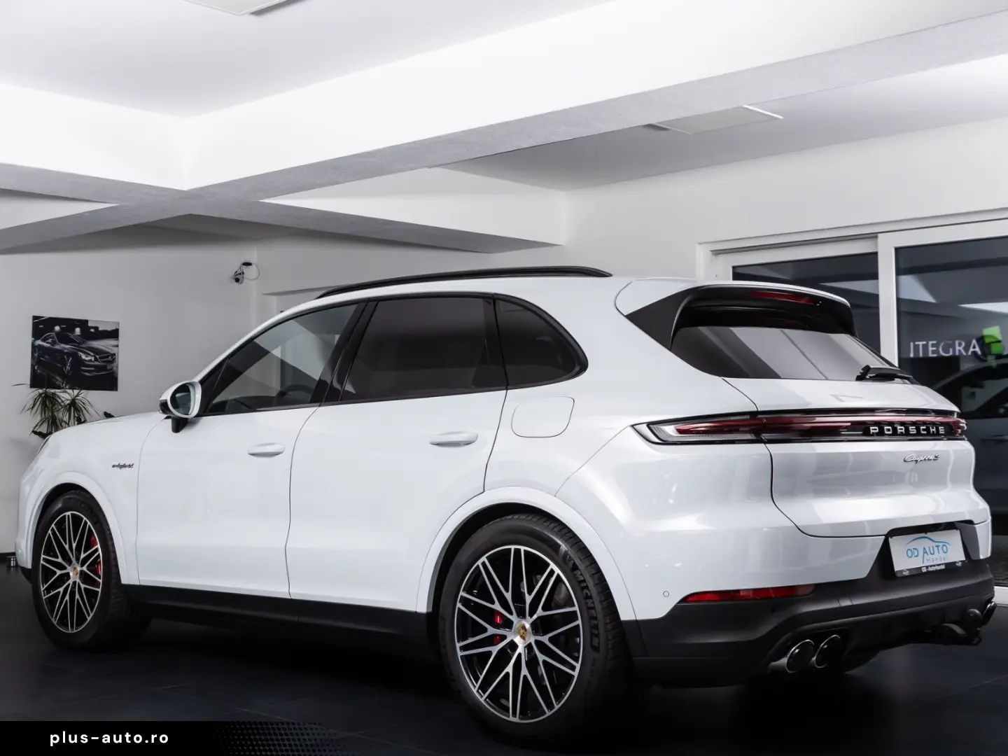 PORSCHE Cayenne S E-Hybrid Pano AHK Nacht HD-Matrix Inno