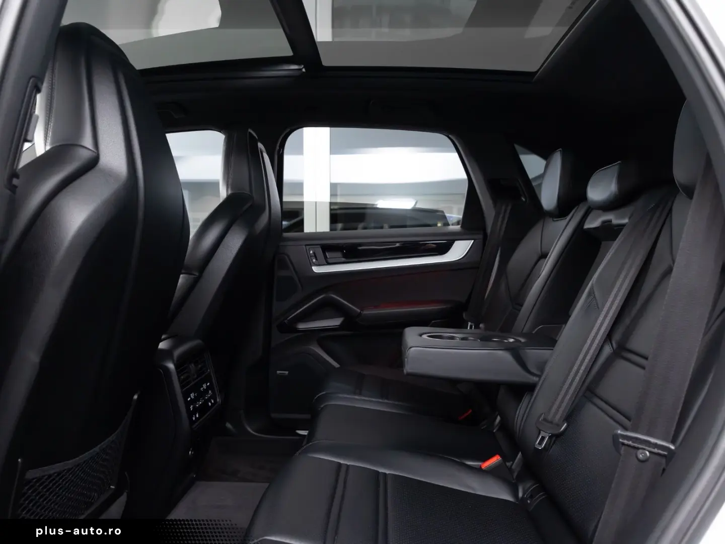 PORSCHE Cayenne S E-Hybrid Pano AHK Nacht HD-Matrix Inno