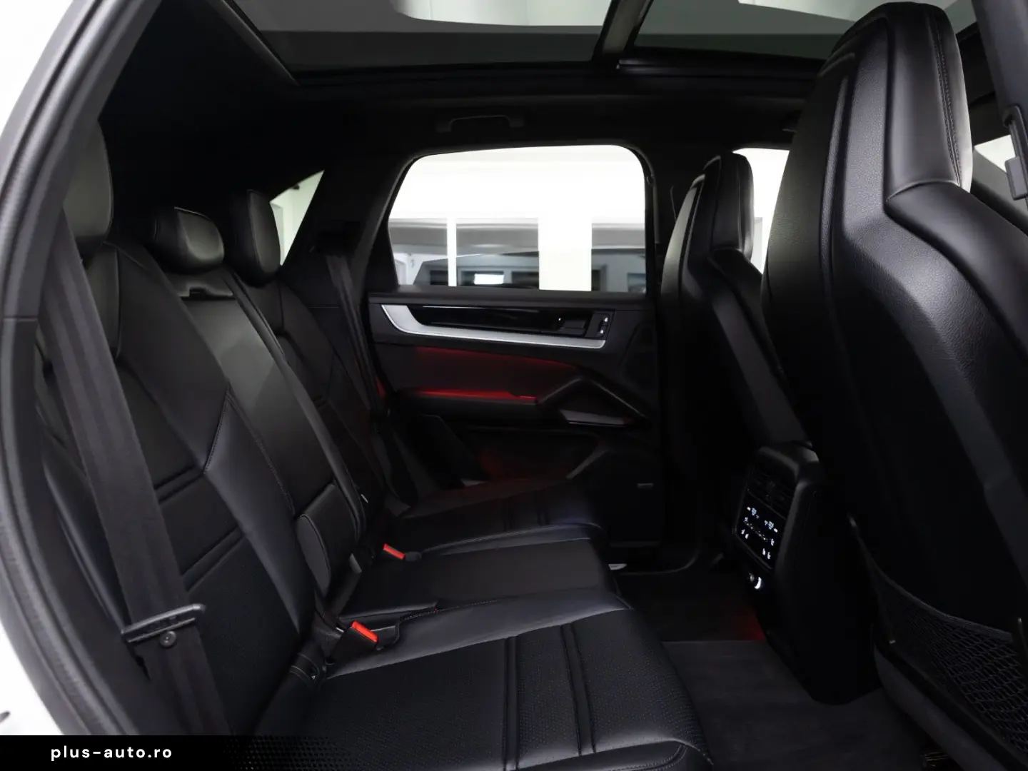 PORSCHE Cayenne S E-Hybrid Pano AHK Nacht HD-Matrix Inno