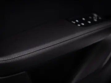 PORSCHE Cayenne S E-Hybrid Pano AHK Nacht HD-Matrix Inno