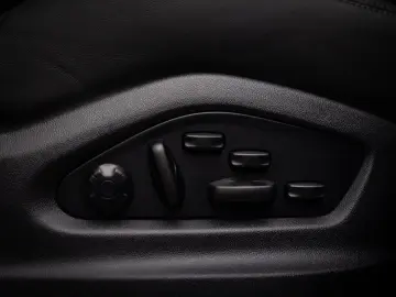 PORSCHE Cayenne S E-Hybrid Pano AHK Nacht HD-Matrix Inno