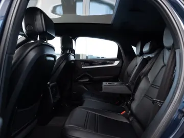 PORSCHE Cayenne E-Hybrid Coupe Beifahrerdispl Nachtsicht