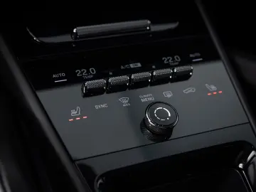 PORSCHE Cayenne E-Hybrid Coupe Beifahrerdispl Nachtsicht