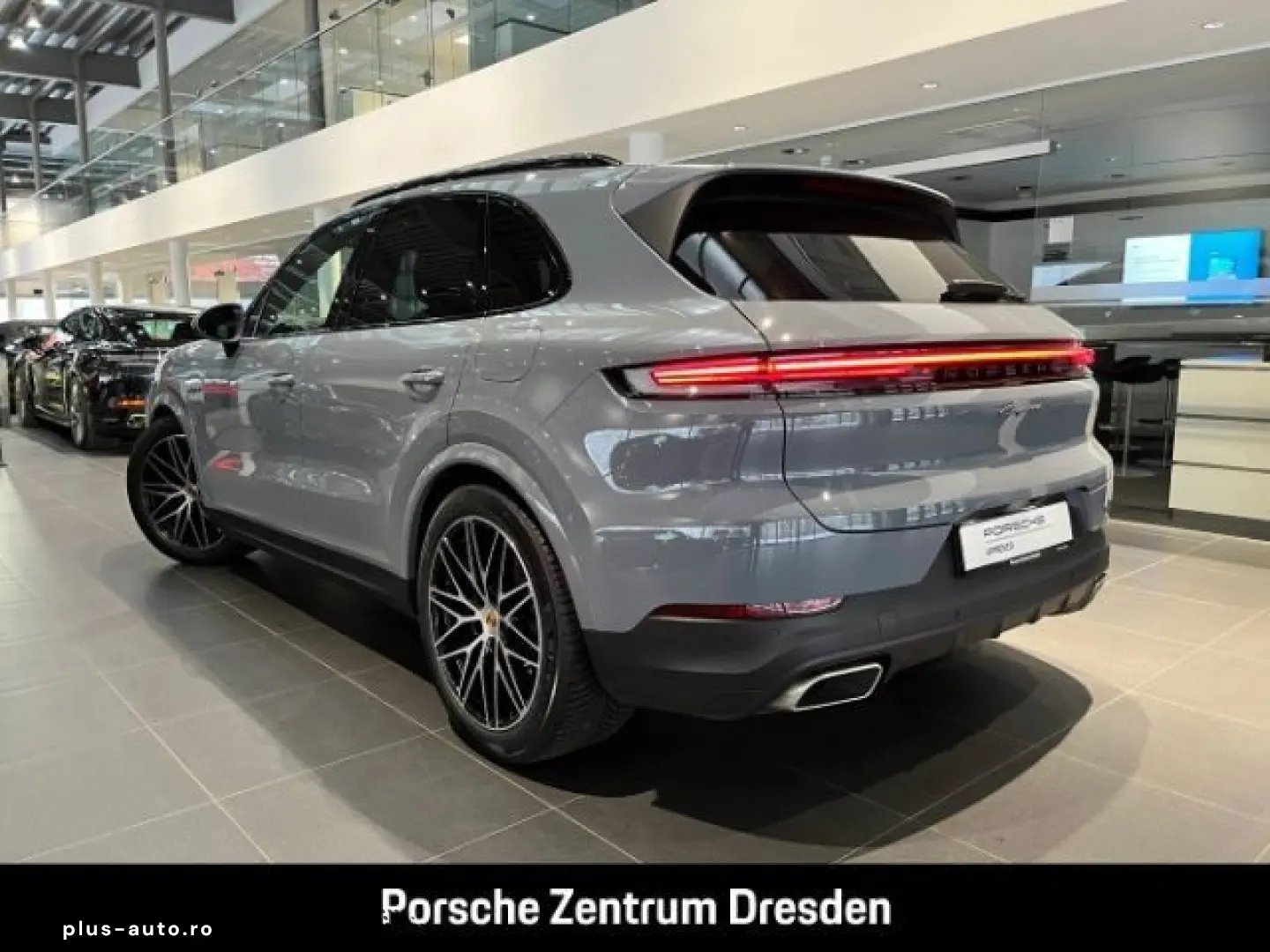 PORSCHE Cayenne E-Hybrid Pano Luft Inno 21  Memory Bose
