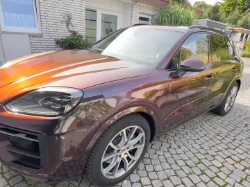 PORSCHE CayenneE-Hybrid  Allrad  Hinterachslenkung 470PS