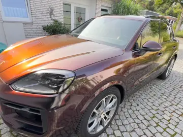 PORSCHE CayenneE-Hybrid  Allrad  Hinterachslenkung 470PS