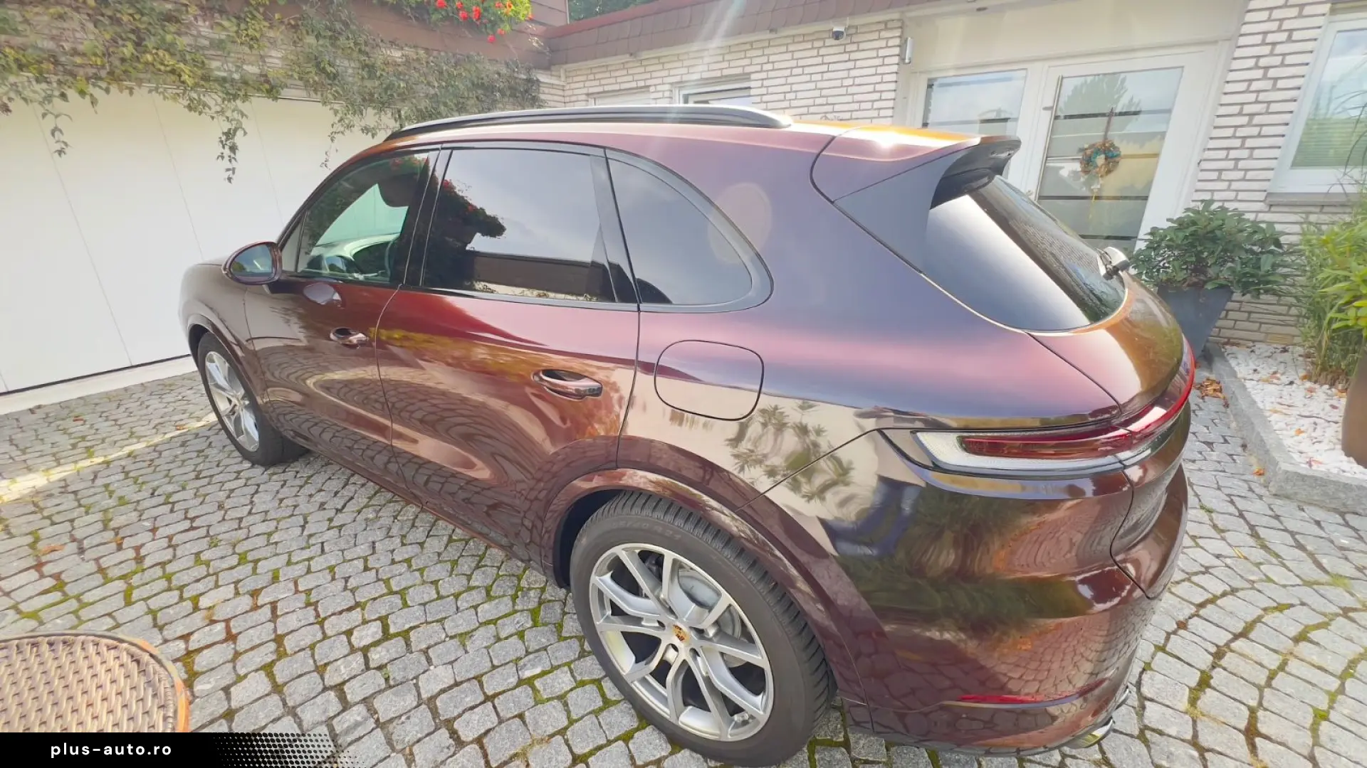 PORSCHE CayenneE-Hybrid  Allrad  Hinterachslenkung 470PS