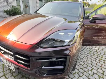 PORSCHE CayenneE-Hybrid  Allrad  Hinterachslenkung 470PS