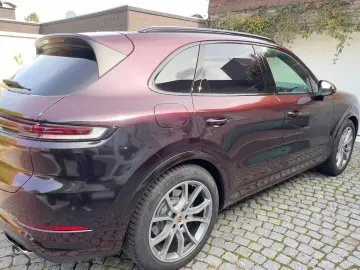 PORSCHE CayenneE-Hybrid  Allrad  Hinterachslenkung 470PS
