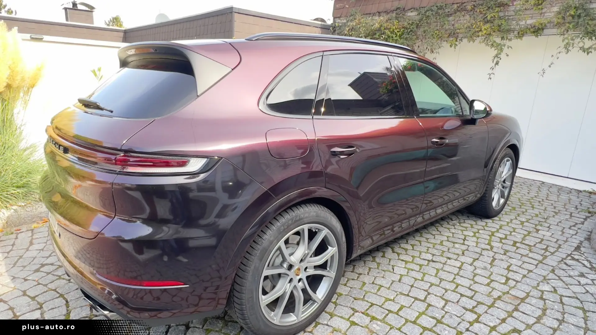 PORSCHE CayenneE-Hybrid  Allrad  Hinterachslenkung 470PS