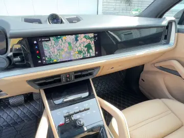 PORSCHE CayenneE-Hybrid  Allrad  Hinterachslenkung 470PS