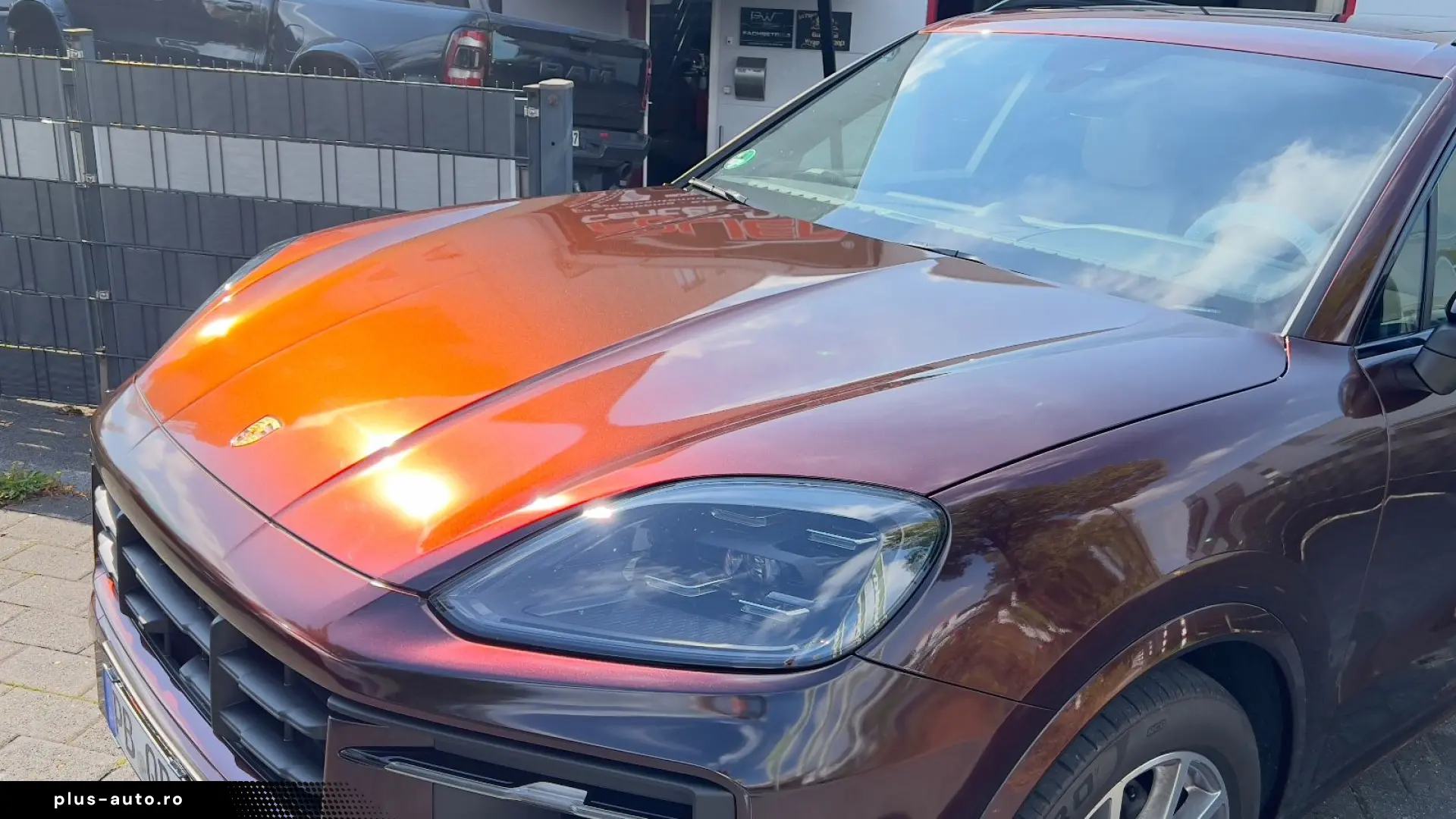 PORSCHE CayenneE-Hybrid  Allrad  Hinterachslenkung 470PS