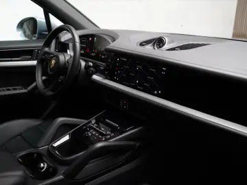 PORSCHE Cayenne E-Hybrid PANO   LUFT   AHK   INNO   Matr