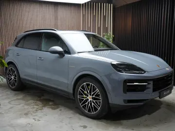 PORSCHE Cayenne E-Hybrid PANO   LUFT   AHK   INNO   Matr