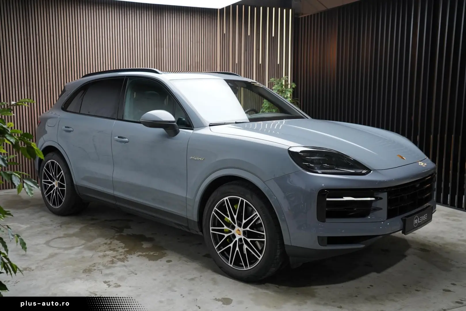 PORSCHE Cayenne E-Hybrid PANO   LUFT   AHK   INNO   Matr