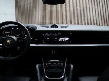 PORSCHE Cayenne E-Hybrid PANO   LUFT   AHK   INNO   Matr