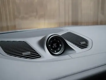 PORSCHE Cayenne E-Hybrid PANO   LUFT   AHK   INNO   Matr