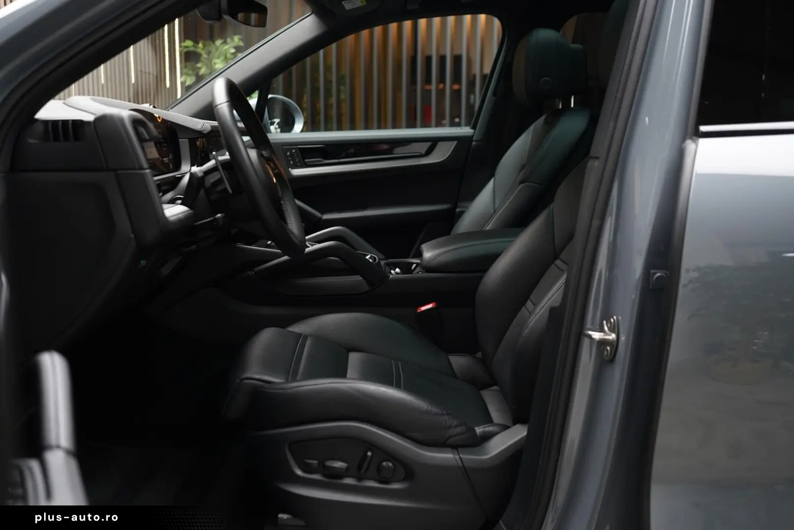 PORSCHE Cayenne E-Hybrid PANO   LUFT   AHK   INNO   Matr