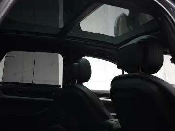 PORSCHE Cayenne E-Hybrid PANO   LUFT   AHK   INNO   Matr