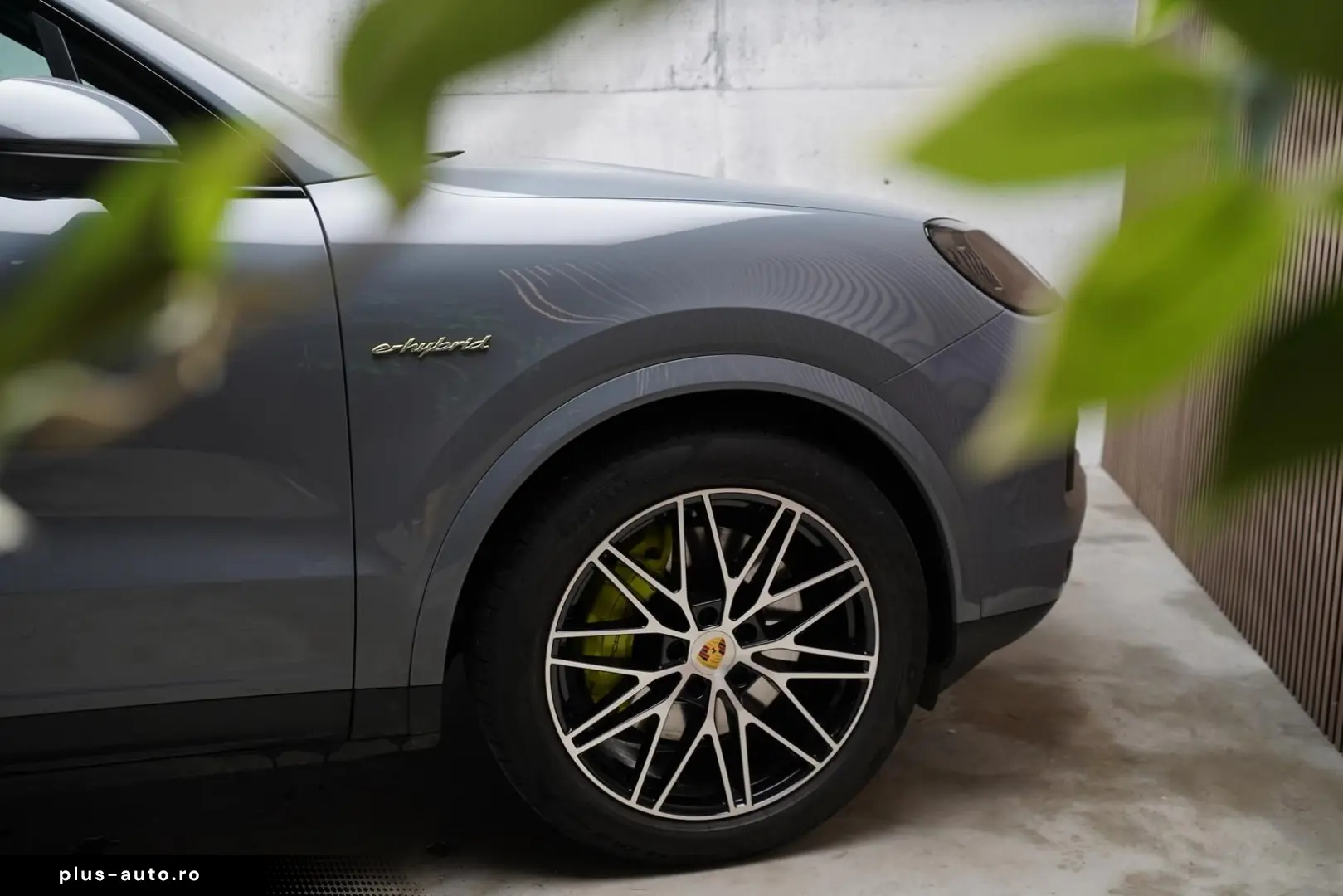 PORSCHE Cayenne E-Hybrid PANO   LUFT   AHK   INNO   Matr