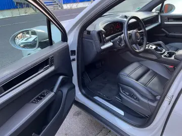 PORSCHE Cayenne E-Hyb Kreide · Inno · AHK · 14Wege  Bose