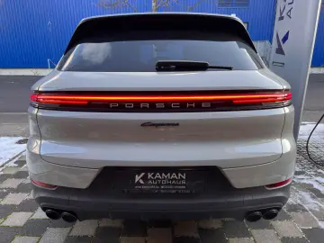 PORSCHE Cayenne E-Hyb Kreide · Inno · AHK · 14Wege  Bose