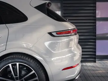 PORSCHE Cayenne Basis