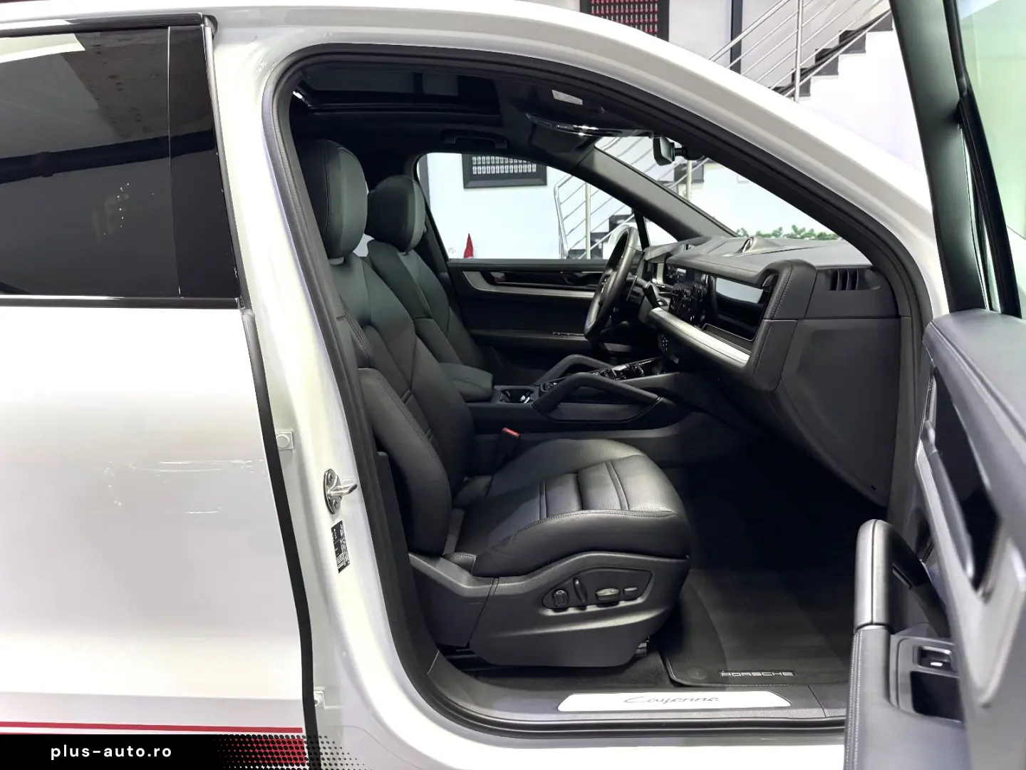 PORSCHE CAYENNE E-HYBRID PANO ACC H-UP BOSE MASSAGE 21