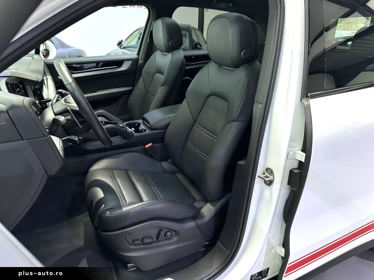 PORSCHE CAYENNE E-HYBRID PANO ACC H-UP BOSE MASSAGE 21