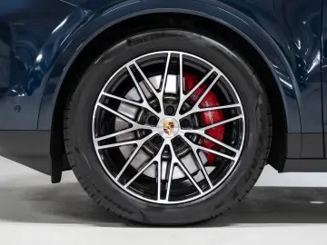 PORSCHE Cayenne InnoDrive Standheizung PASM AHK Panorama